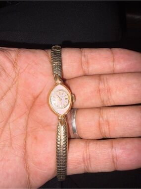 Vintage Lady Elgin 23 GF 10k manual Gold-Tone Women's Bracelet Watch